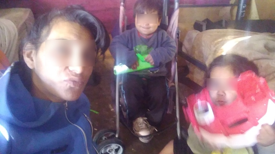 Son platenses, él se quedó sin trabajo, ella tiene hipoacusia y necesitan ayuda: ”Está muy complicado el asunto”