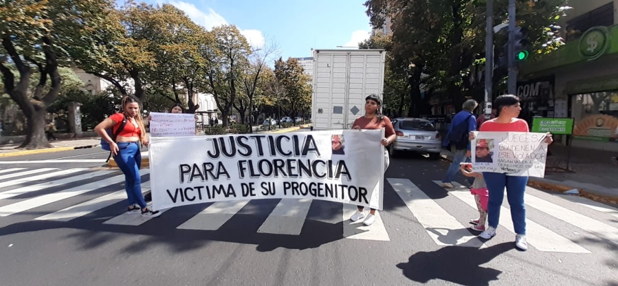 ”Tenemos que cortar la calle para que nos escuchen”, su abusador estuvo prófugo 13 años, lo detuvieron y quedó libre