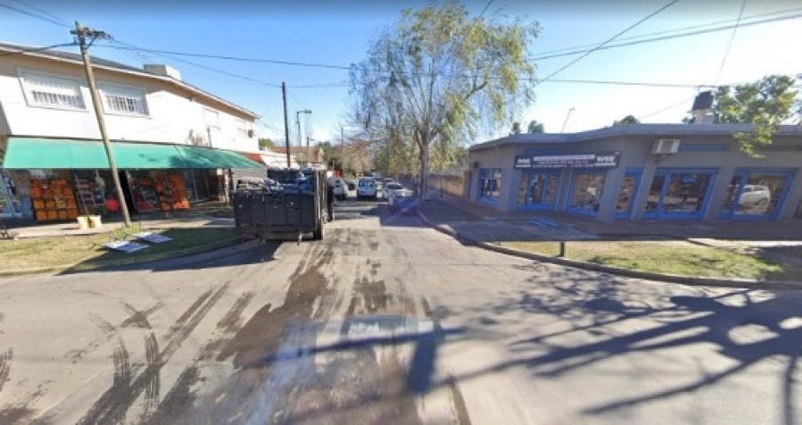 A punta de pistola, un ladrón se llevó toda la recaudación de un kiosco en City Bell