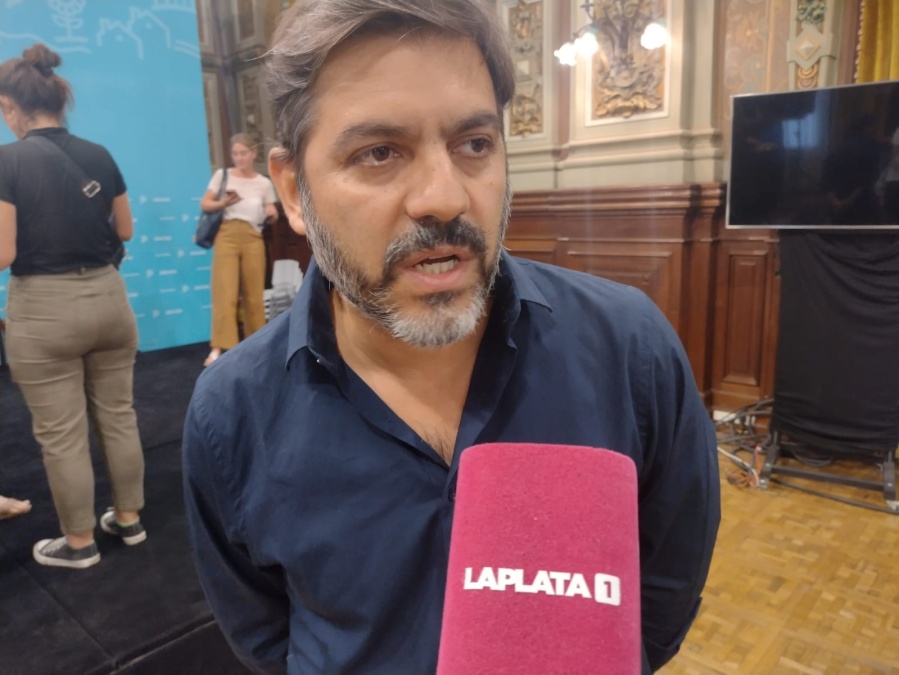 Carlos Bianco: ”No creo en las encuestas, la elección no está ganada y por eso seguimos trabajando políticamente”