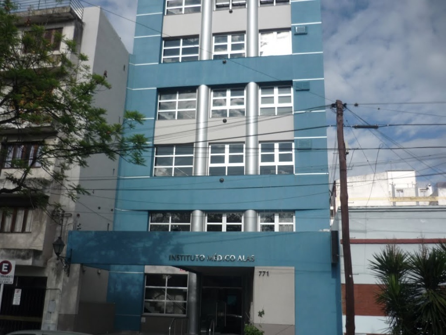 Una mujer boliviana fue a atenderse en una clínica de Salta y le quisieron cobrar 100 dólares