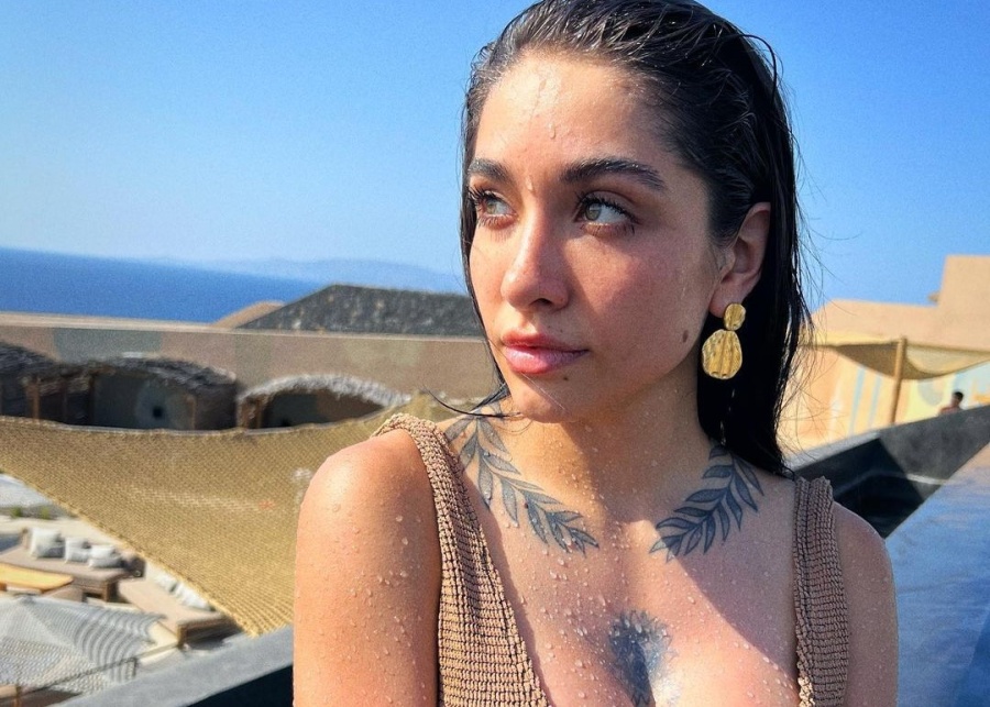 María Becerra encendió las redes al compartir fotos del viaje en el que se comprometió con J Rei