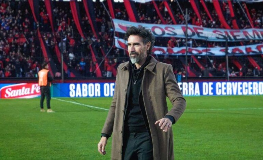 ¿A qué jugador Domínguez llamó para sumarlo al Pincha y cuál es el equipo que también lo busca?