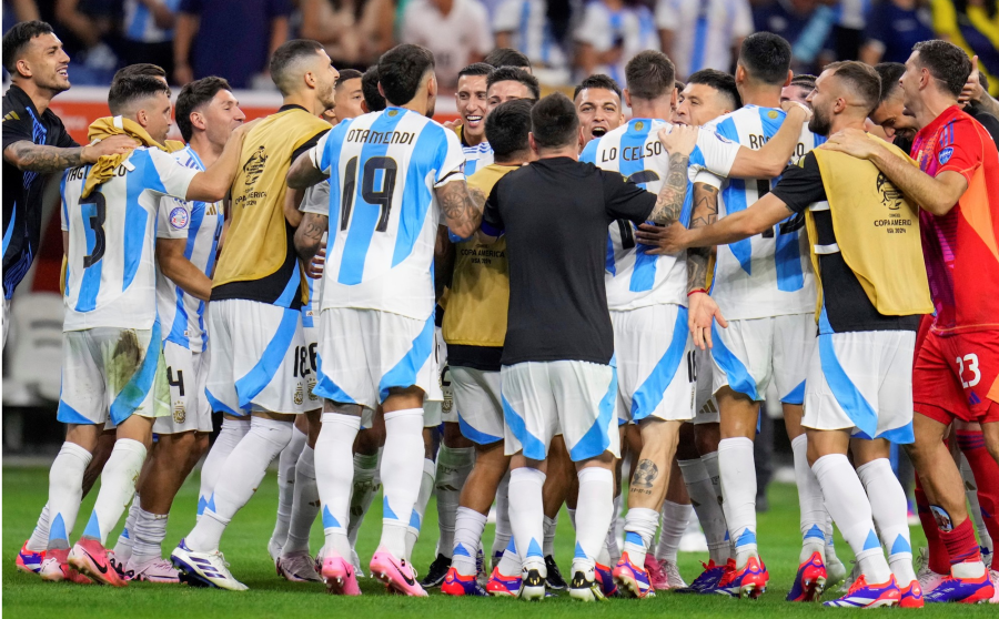 La Plata presente: ¿Qué figura del fútbol mundial recordó a un ex técnico pincha y uno tripero?