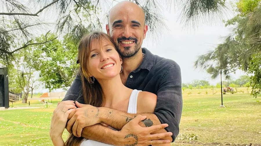 Nació la hija de Abel Pintos y Mora Calabrese y mostraron su primera foto