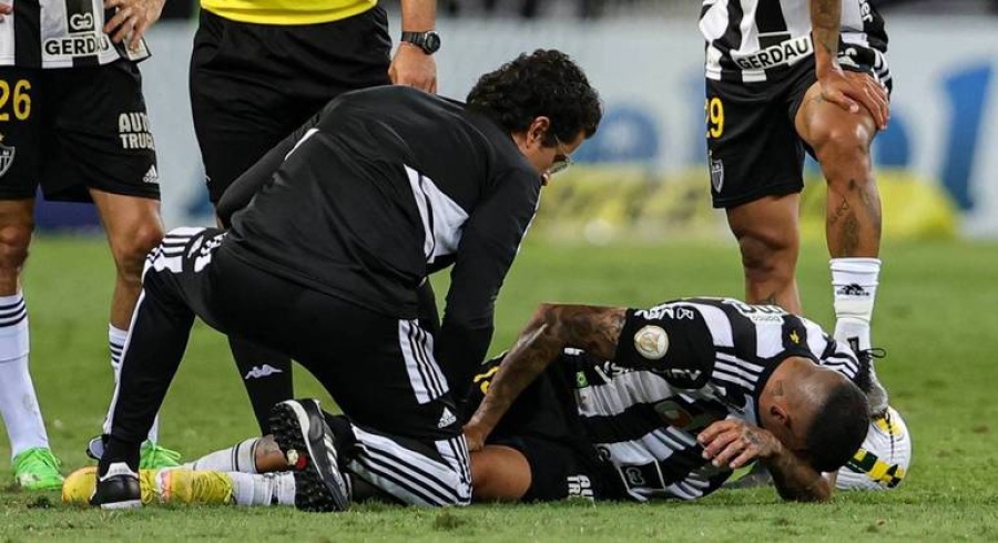 Duro golpe para la Selección de Brasil, Guilherme Arana se pierde el mundial