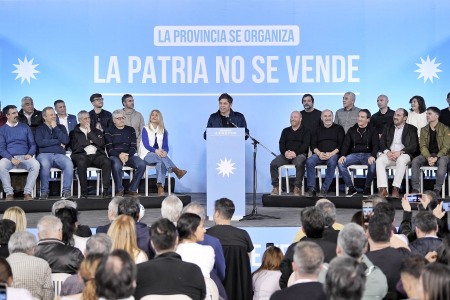 Kicillof encabezó un acto en la Costa Atlántica: “Estamos frente a la estafa electoral más grande de la Argentina”