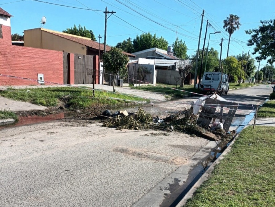 En 58 entre 140 y 141, reclamaron por el mal estado de la calle: ”Hace 15 días que el asfalto empezó a romperse”