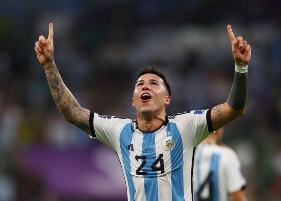 Enzo Fernández es nuevo del jugador del Chelsea y su venta rompió todos los récords