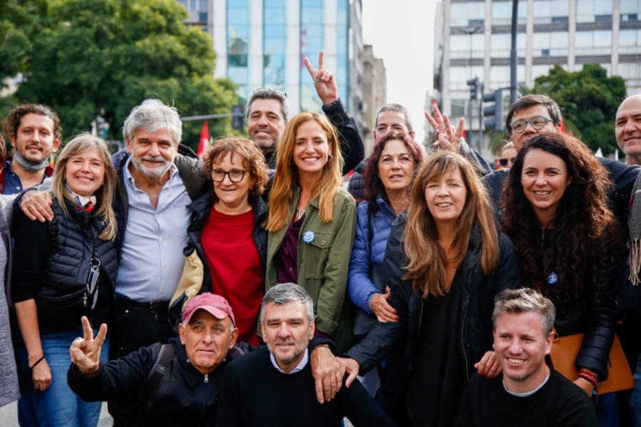 Tolosa Paz: ”La gente en la calle nos pide unidad para no caer en modelos económicos como los del 76 y los 90”