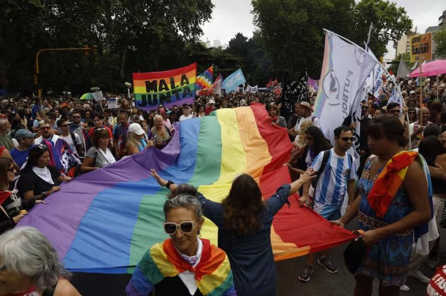 Contundente Marcha Federal LGBT antifascista y antiracista