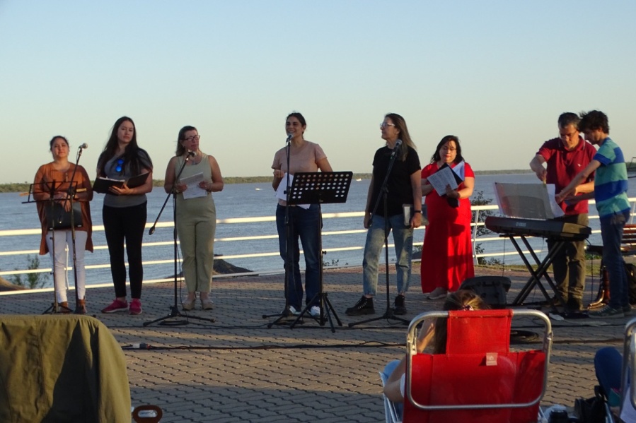 Líricos a la Gorra se presentaron en el Centro Cultural Islas Malvinas