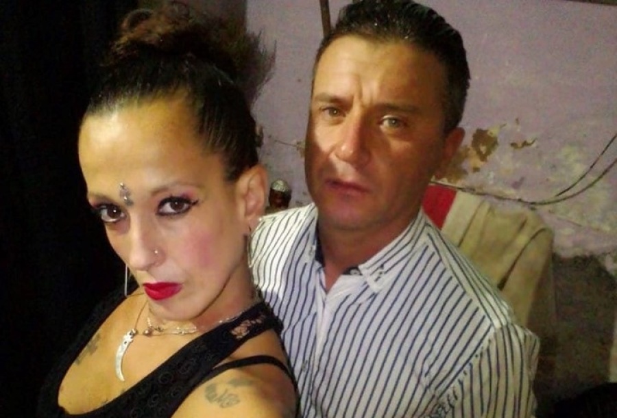 Un hombre ahorcó a su esposa con una soga, confesó el crimen a la policía y escapó