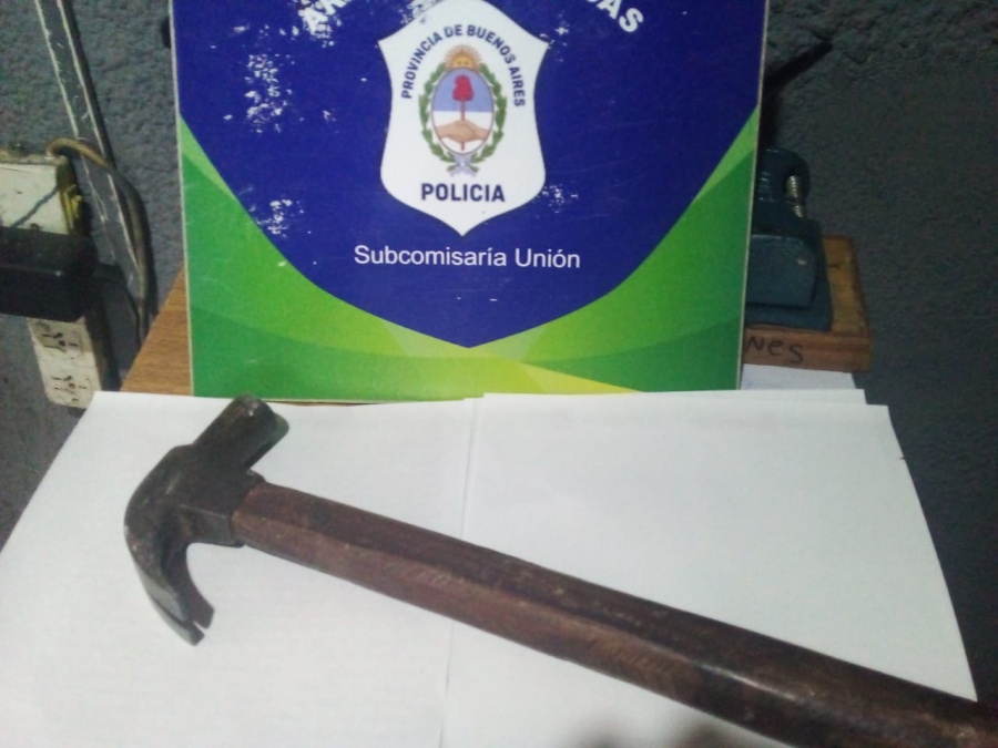 Detuvieron en La Plata a un joven que intentaba agredir con un martillo a una señora