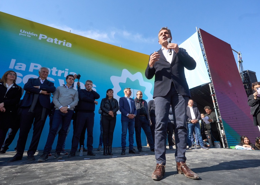 La ”sugerencia” del FMI que sorprendió y las velitas prendidas al Impuesto PAIS: el desafío de sostener el acuerdo