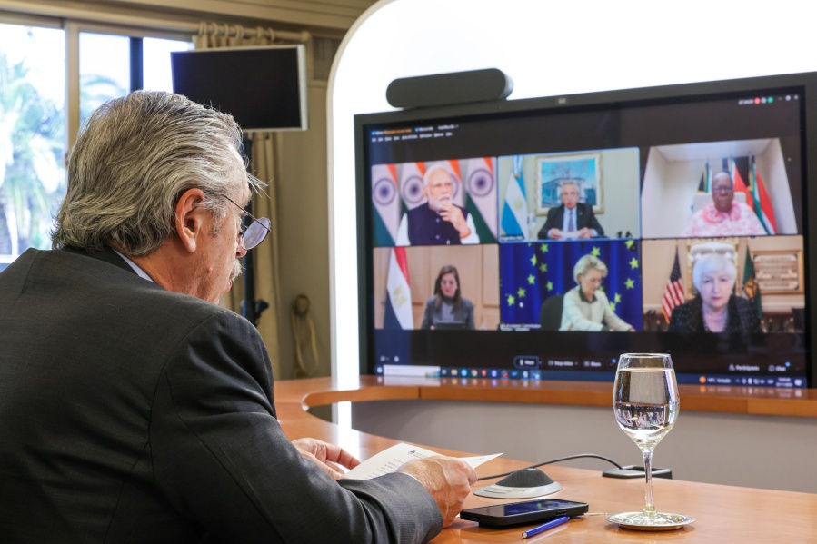 El Presidente avanzó en las negociaciones para liberar a los rehenes argentinos cautivos en Gaza y pidió un alto al fuego