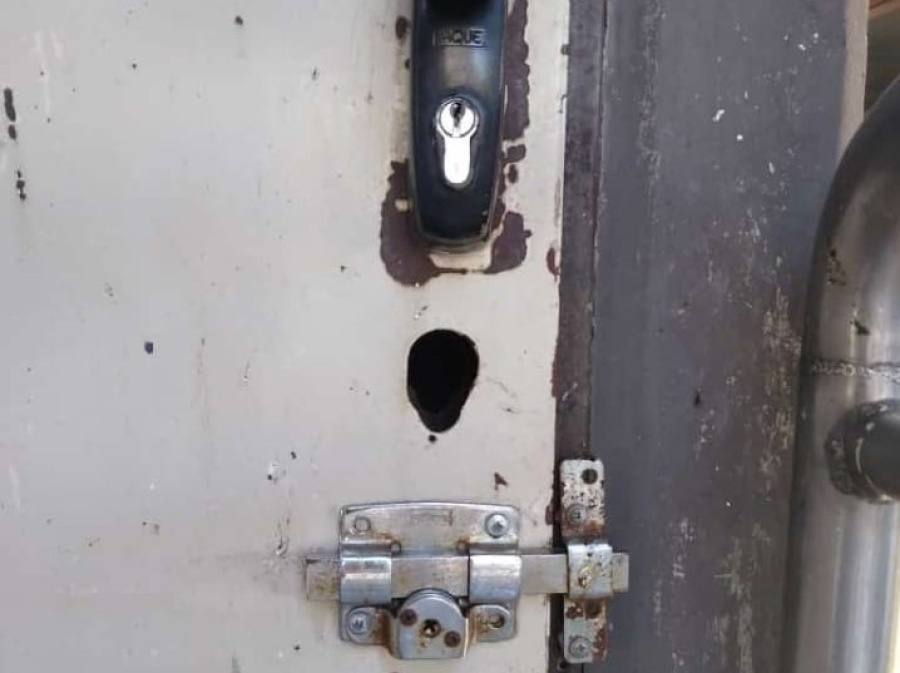 En la torre 1 reclaman para que saquen la traba de una puerta