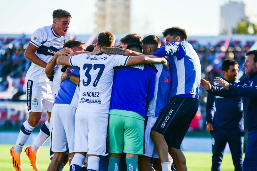 Orgullo de la fábrica: el récord impresionante que consiguió un futbolista de Gimnasia