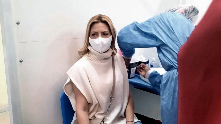 Fabiola Yáñez recibió la segunda dosis de la vacuna contra el coronavirus
