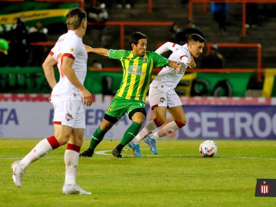 El León fue más que el Tiburón y cantó victoria por primera vez en el torneo