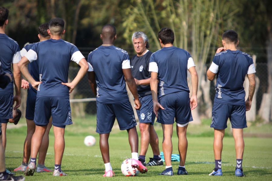 Néstor Gorosito: “Tenemos muy buenos jugadores y estamos para hacer un muy buen papel pero necesitamos tiempo”