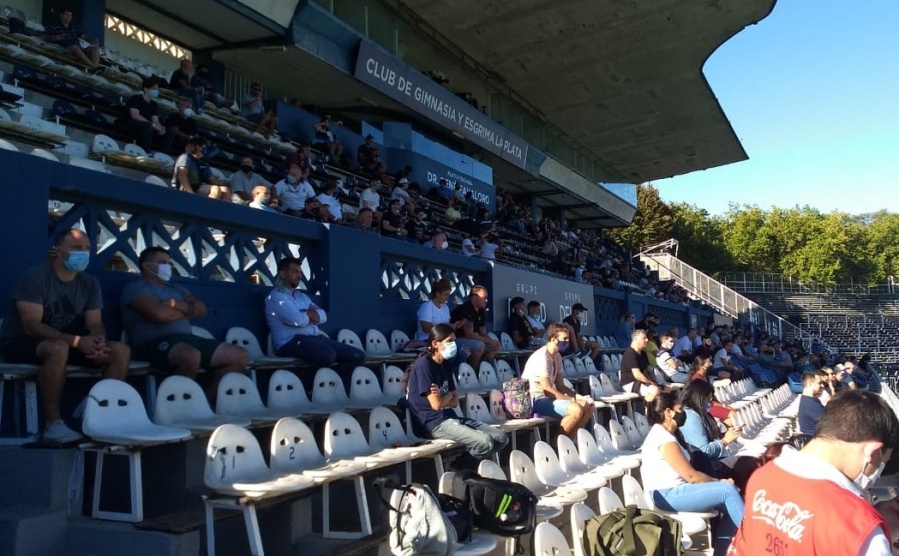 ”Hace 30 minutos que estoy llorando”: sacó una platea para ver a Gimnasia en el 2023 y su recuerdo emocionó a todos