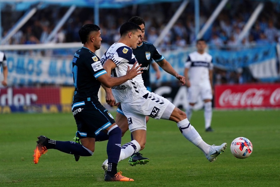 Al Lobo lo madrugaron en Tucumán, jugó muy mal y se quedó sin invicto