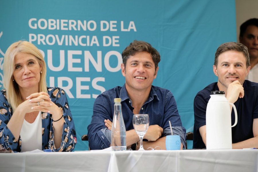 Axel Kicillof se reunió en Pinamar con intendentes y representantes del sector productivo de la provincia