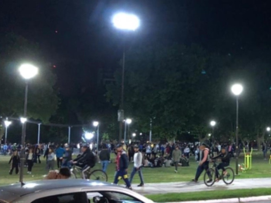 Vecinos de Plaza Malvinas, se quejaron por ruidos molestos: “Es un descontrol”