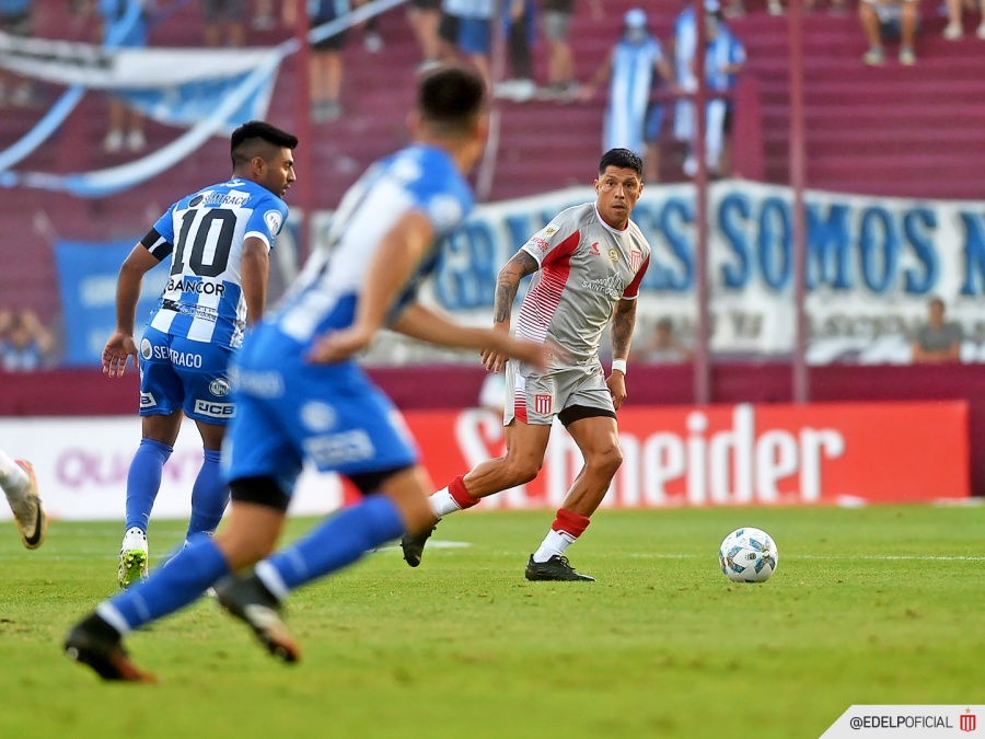 Estudiantes arrancó con el pie derecho y ganó cómodamente en el debut por Copa Argentina