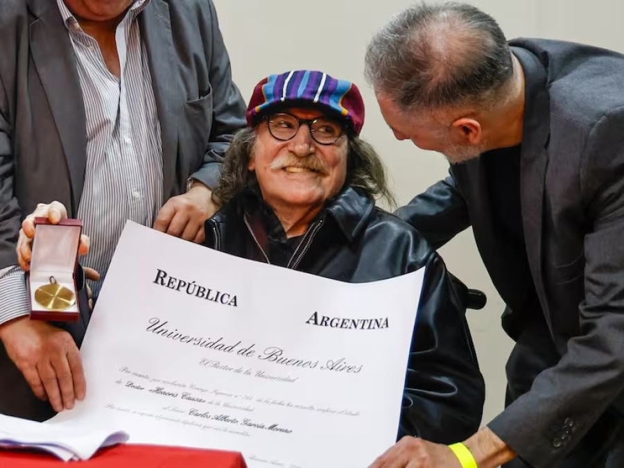 Charly García fue distinguido con el título Honoris Causa: “Desde ahora pasaré a llamarme Doctor”
