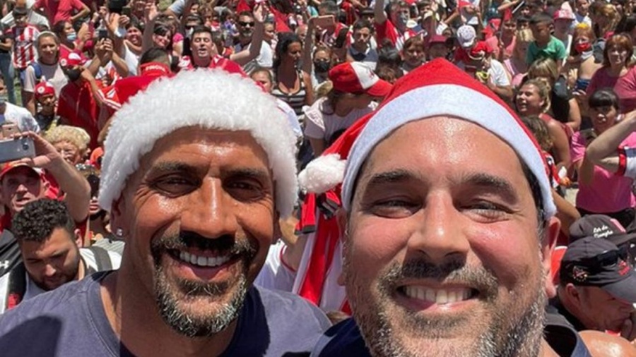 Verón regresó del exterior y anticipó el regalo de Navidad