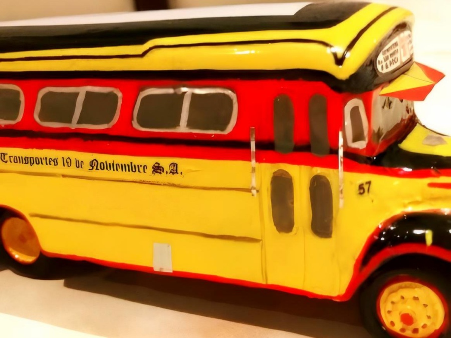 ”Los choferes eran malabaristas”: la inédita réplica de un micro de La Plata trajo grandes recuerdos