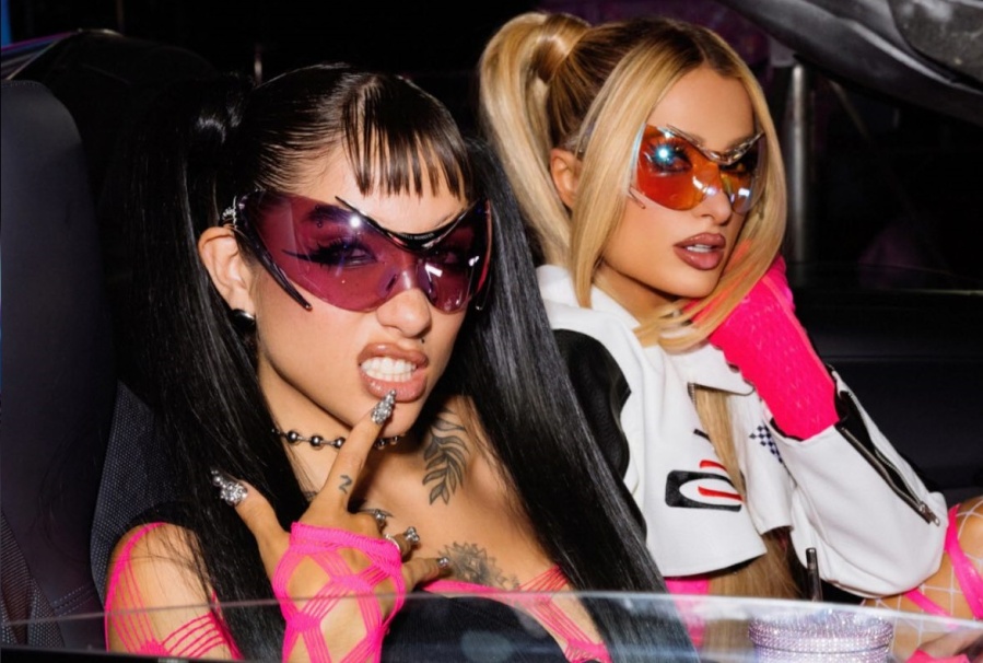 María Becerra lanzará el imperdible videoclip de su colaboración con Paris Hilton