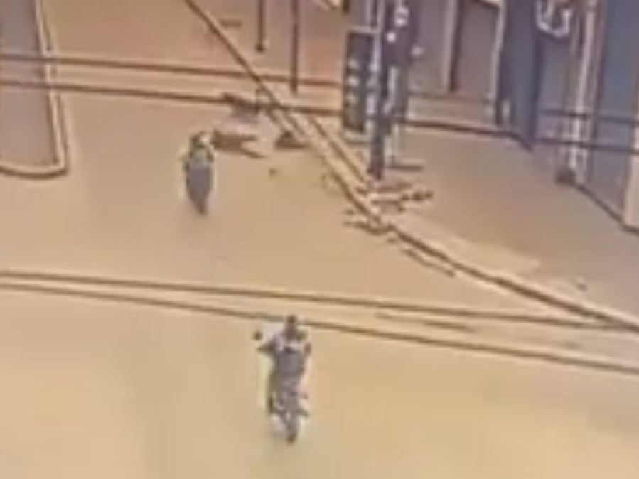 Conmoción y pedido de colaboración tras la muerte de dos jóvenes en una persecución policial en La Plata