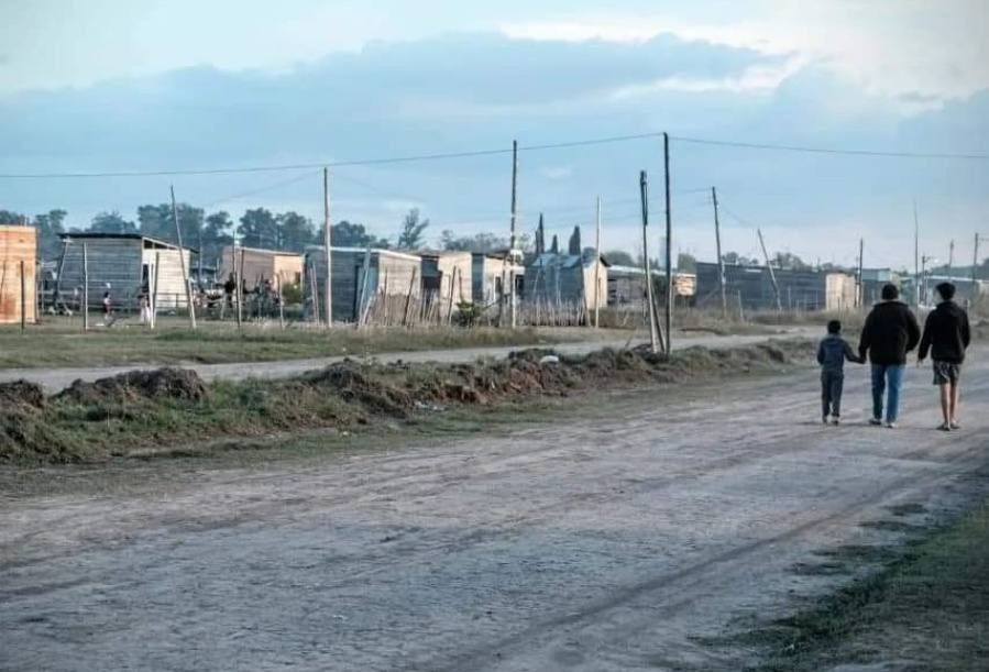 La Provincia anunciará un Plan Integral de Urbanización en la Megatoma de Los Hornos: Cuáles serán las obras