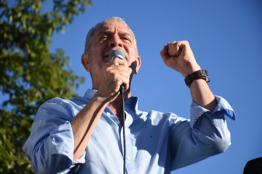 Alak tras participar del acto en Plaza Malvinas: ”La mejor propuesta por la patria es, lejos, nuestro candidato Sergio Massa”