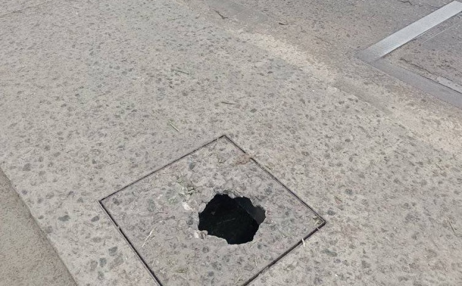 En 122 y 60 alertaron por un peligroso pozo en el medio del camino