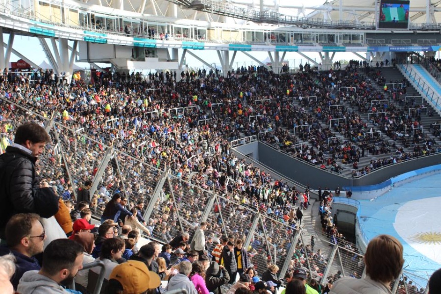 “La mejor de su carrera”: fue al Estadio Único de La Plata y le sacó una increíble foto al jugador que ”se inventó un club”
