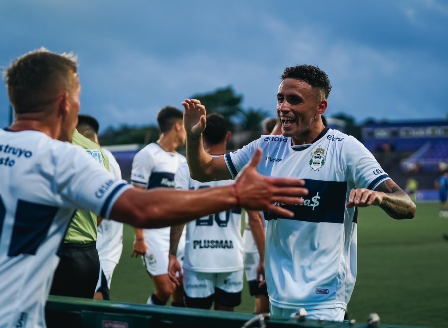 Gimnasia cerró la pretemporada con otro triunfo y le puso punto final al trabajo en Uruguay