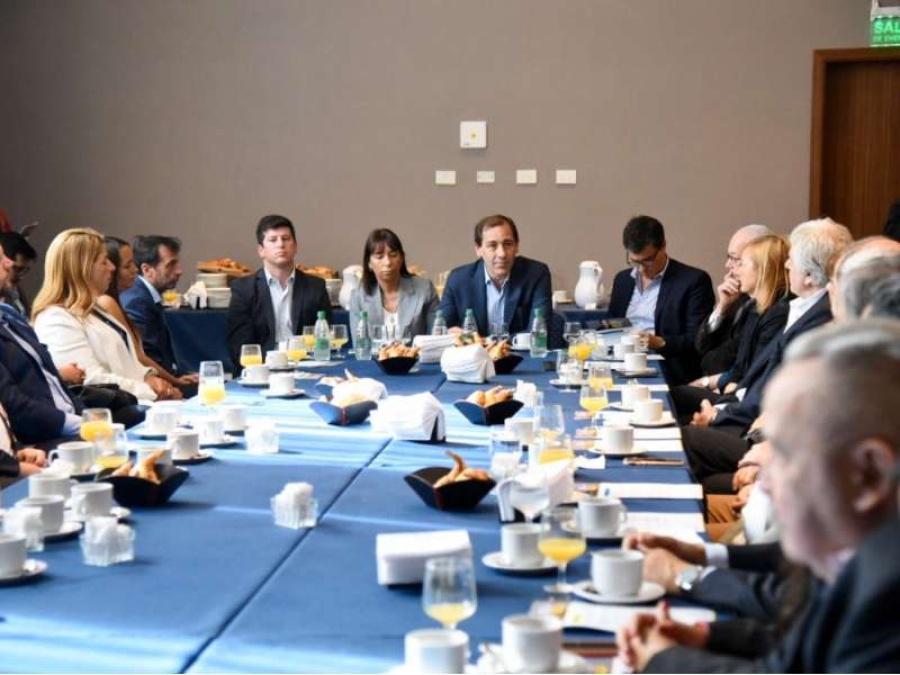 Julio Garro recibió un fuerte apoyo del Círculo Rojo de La Plata 