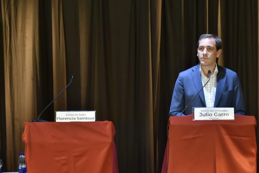 Garro en el debate de Candidatos: 'Los platenses tienen dos opciones muy claras: un gobierno que da la cara o la ausencia, un salto al vacío'