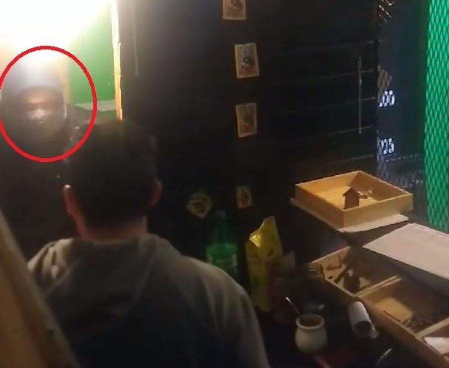 Insólito: se escondía de la policía en Tolosa y exigió una milanesa antes de escapar 