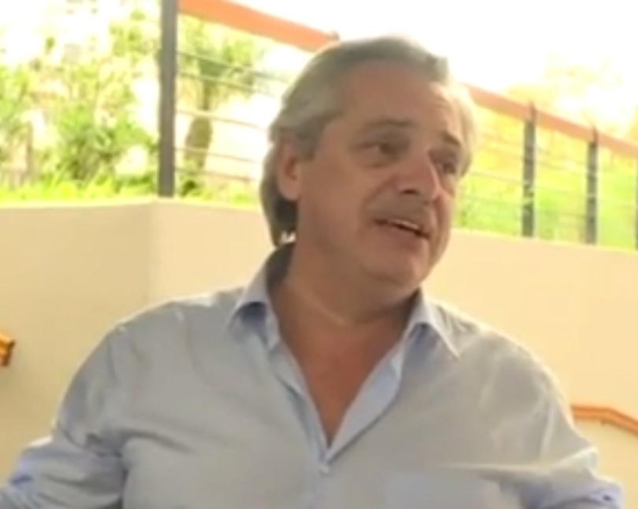 Alberto Fernández ya salió a saludar a militantes: ”Gracias a todos”