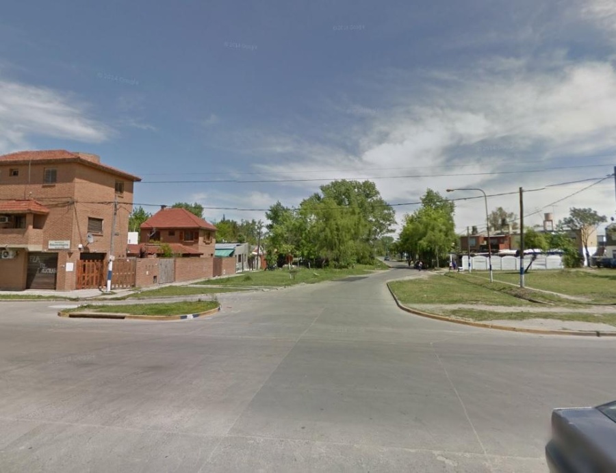 En un barrio platense conviven con materia fecal en sus casas y ABSA no da respuestas