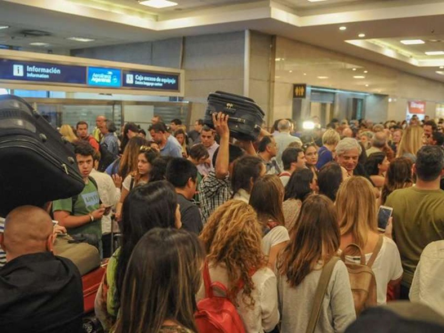 Se levantó el paro en Ezeiza y Aeroparque