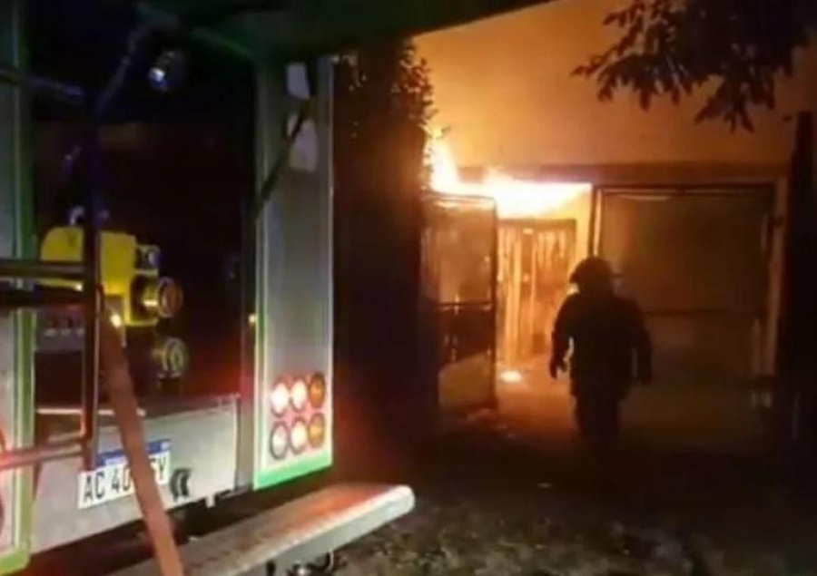 Golpeó, mordió y amenazó de muerte a su ex pareja y le prendió fuego su casa de Villa Elvira
