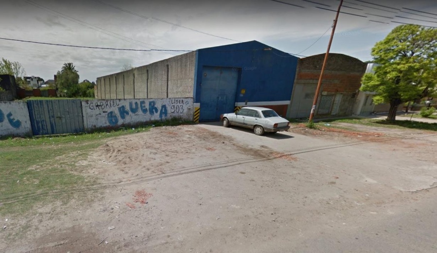 Amenazaron con un cuchillo a un camionero en Los Hornos pero los capturaron en tiempo récord