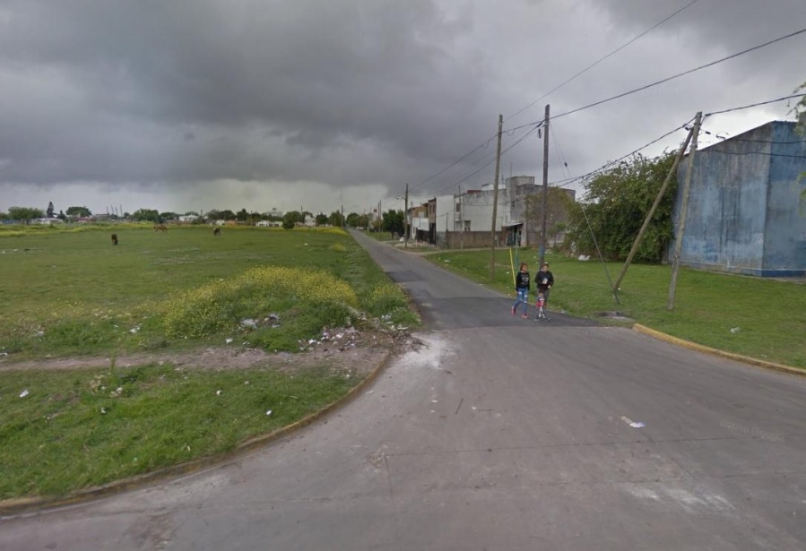 Discutía con su pareja, perdió el control del auto y chocaron en La Plata