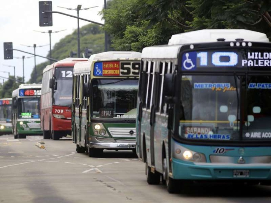 Sorpresivo paro del Grupo DOTA: más de 60 líneas de colectivo no brindan servicio por un reclamo salarial